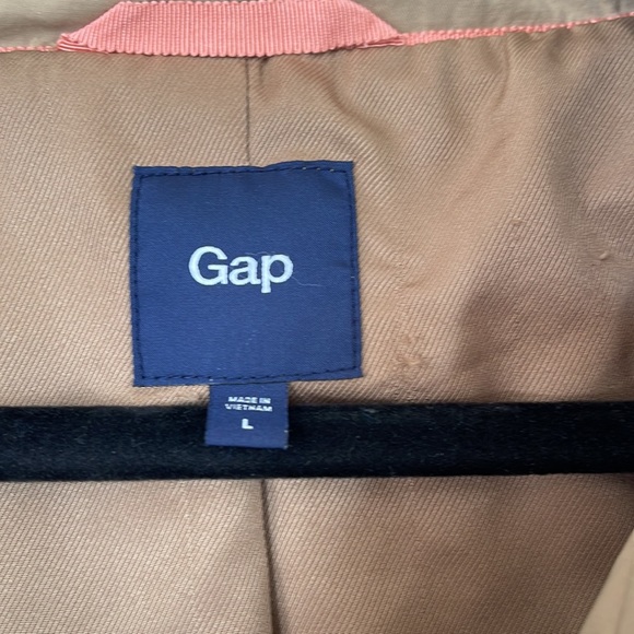 Gap Spring Trenchcoat - Picture 2 of 5